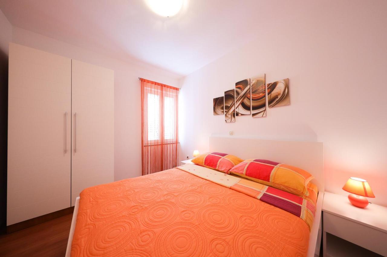 Villa Pino with Pool, Sauna&Jacuzzi Petrcane Esterno foto