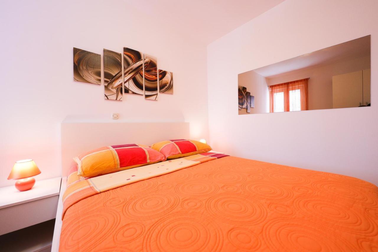 Villa Pino with Pool, Sauna&Jacuzzi Petrcane Esterno foto