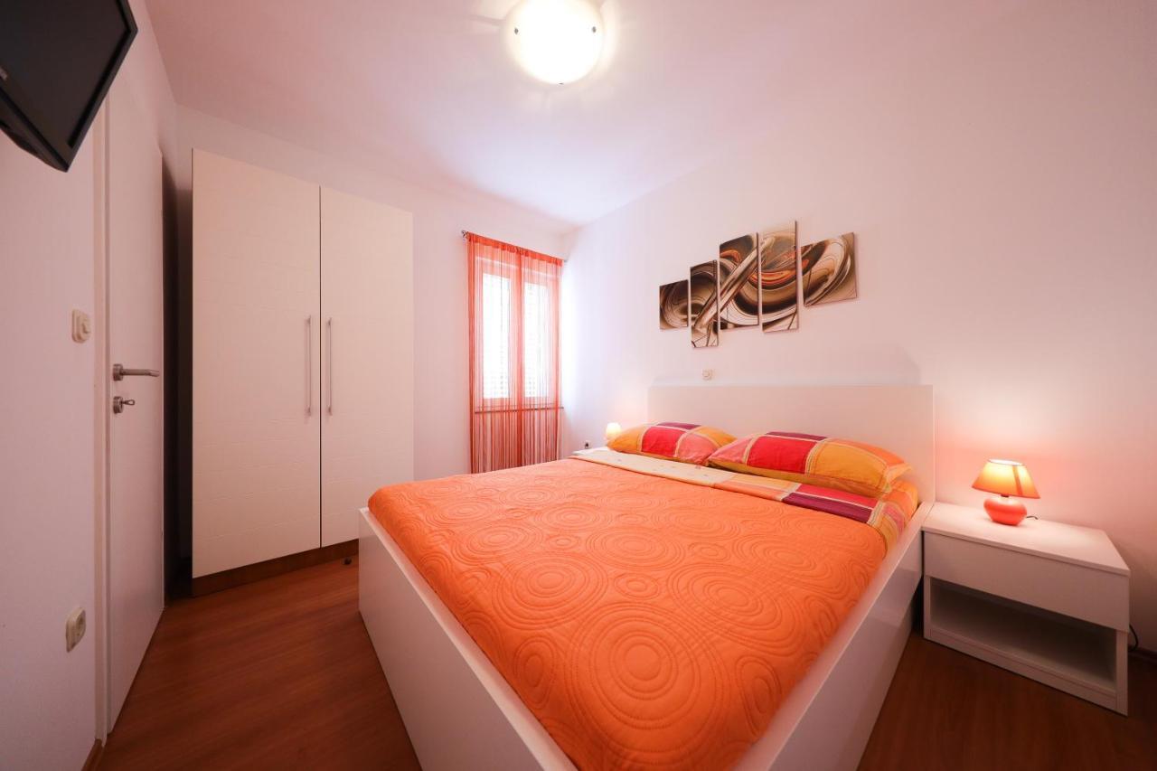 Villa Pino with Pool, Sauna&Jacuzzi Petrcane Esterno foto