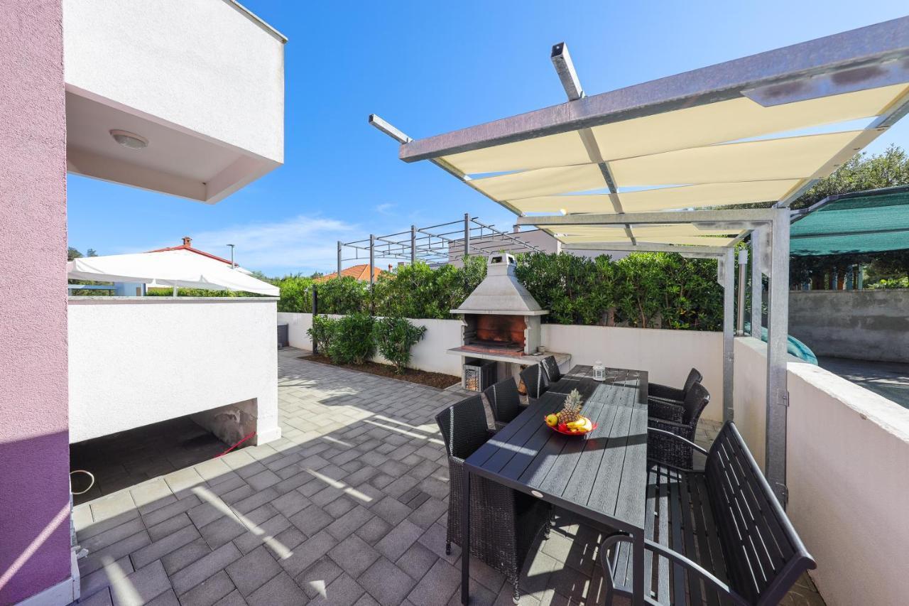 Villa Pino with Pool, Sauna&Jacuzzi Petrcane Esterno foto