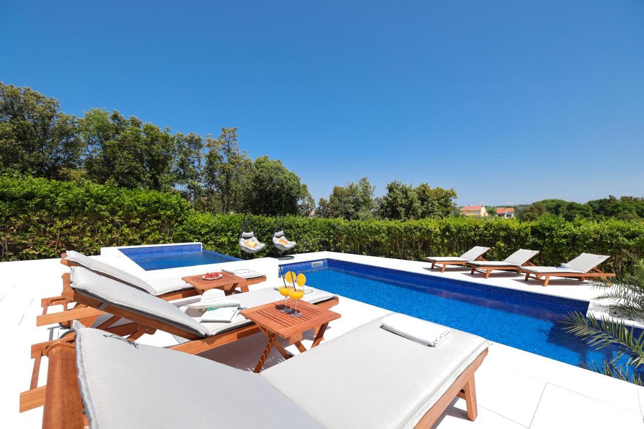 Villa Pino with Pool, Sauna&Jacuzzi Petrcane Esterno foto
