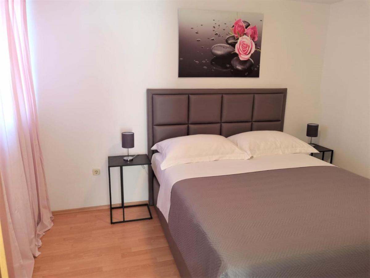Villa Pino with Pool, Sauna&Jacuzzi Petrcane Esterno foto