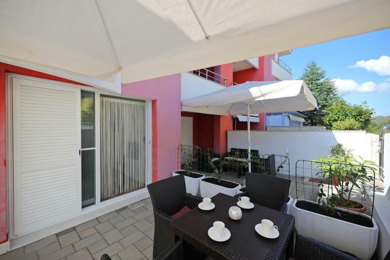 Villa Pino with Pool, Sauna&Jacuzzi Petrcane Esterno foto