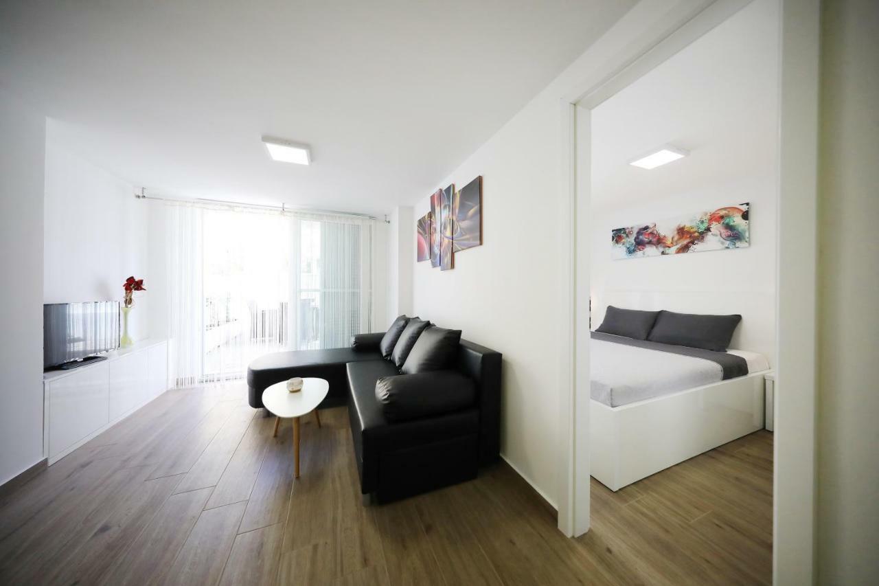 Villa Pino with Pool, Sauna&Jacuzzi Petrcane Esterno foto