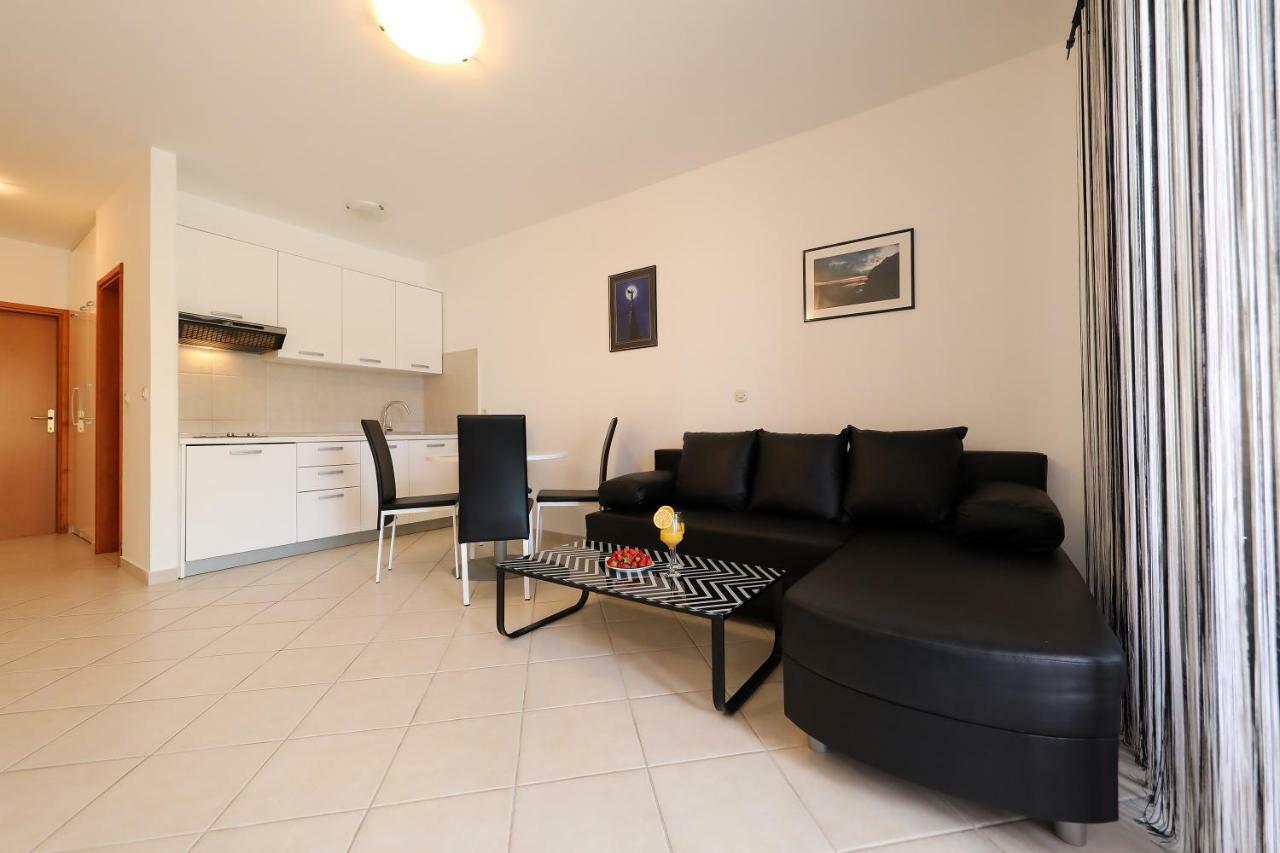Villa Pino with Pool, Sauna&Jacuzzi Petrcane Esterno foto
