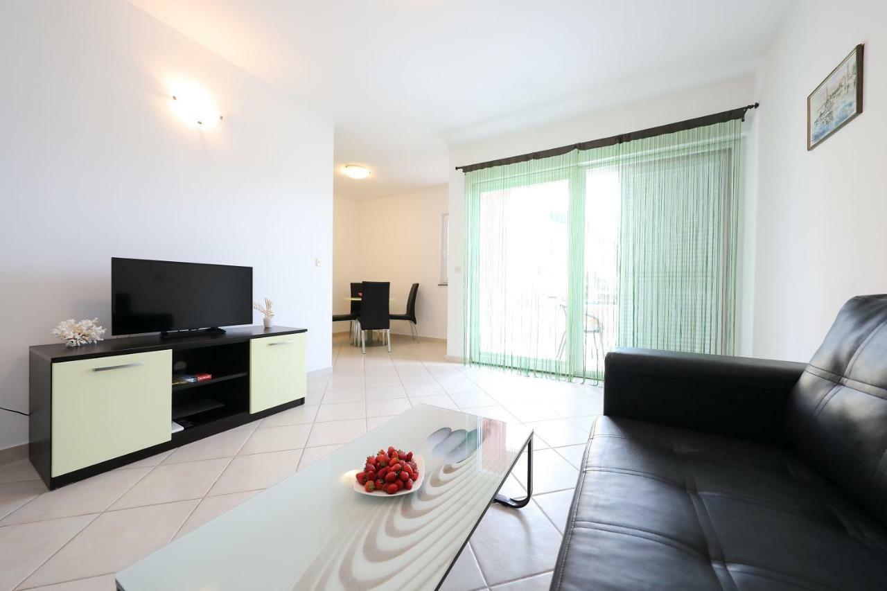 Villa Pino with Pool, Sauna&Jacuzzi Petrcane Esterno foto