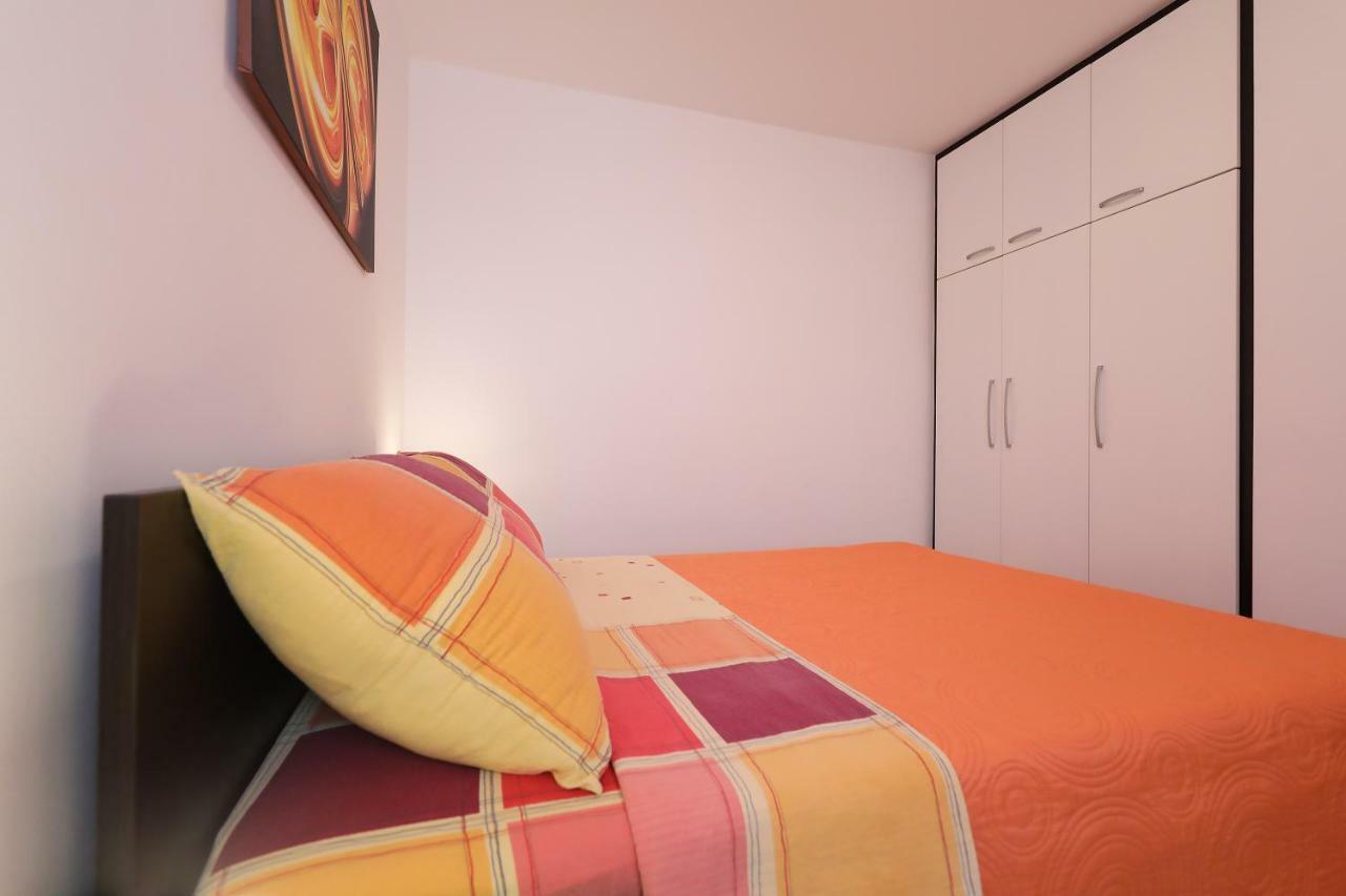 Villa Pino with Pool, Sauna&Jacuzzi Petrcane Esterno foto